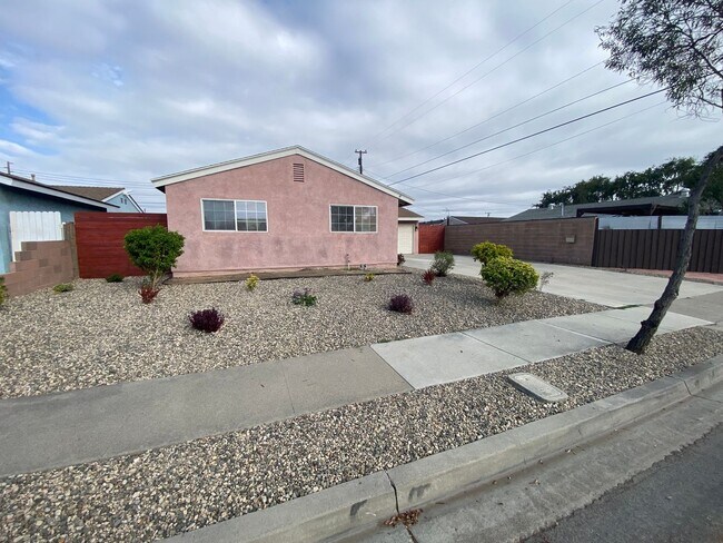 Building Photo - Updated 3 Bedroom Cypress House w/ Office ...