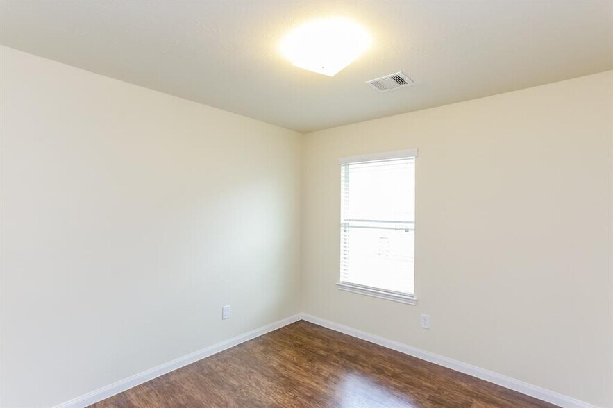 Building Photo - 21431 Wilona Way