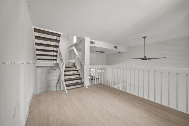 Building Photo - 3233 Mary St