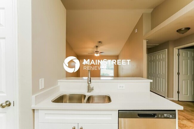 Building Photo - 3 Bedroom Pet-Friendly Home in lehigh acres, FL with Main Street Renewal