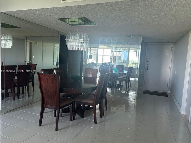 Building Photo - 16300 Golf Club Rd