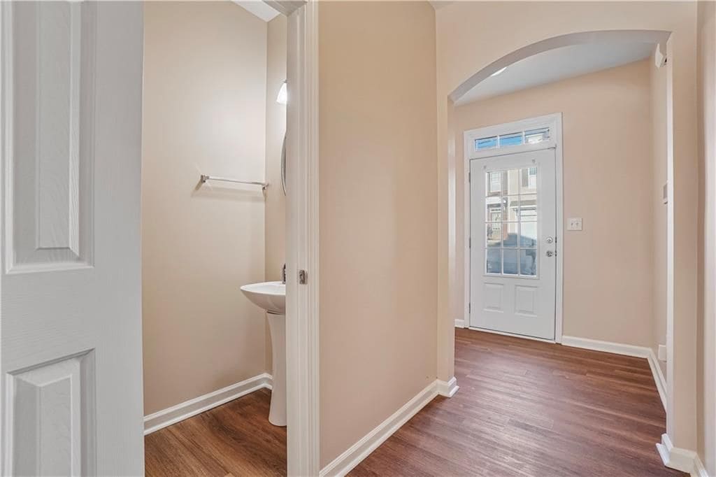 Building Photo - 1938 Dilcrest Dr