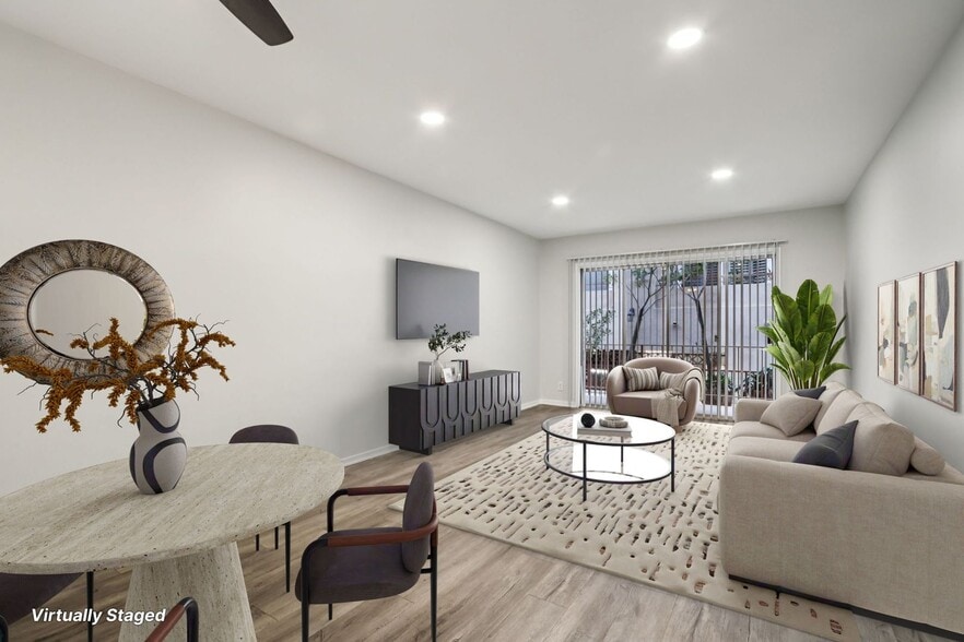Interior Photo - 312 S. Willaman Drive