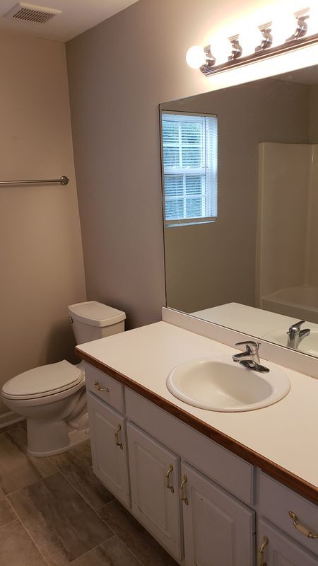 Building Photo - 630 Red Fox Ln