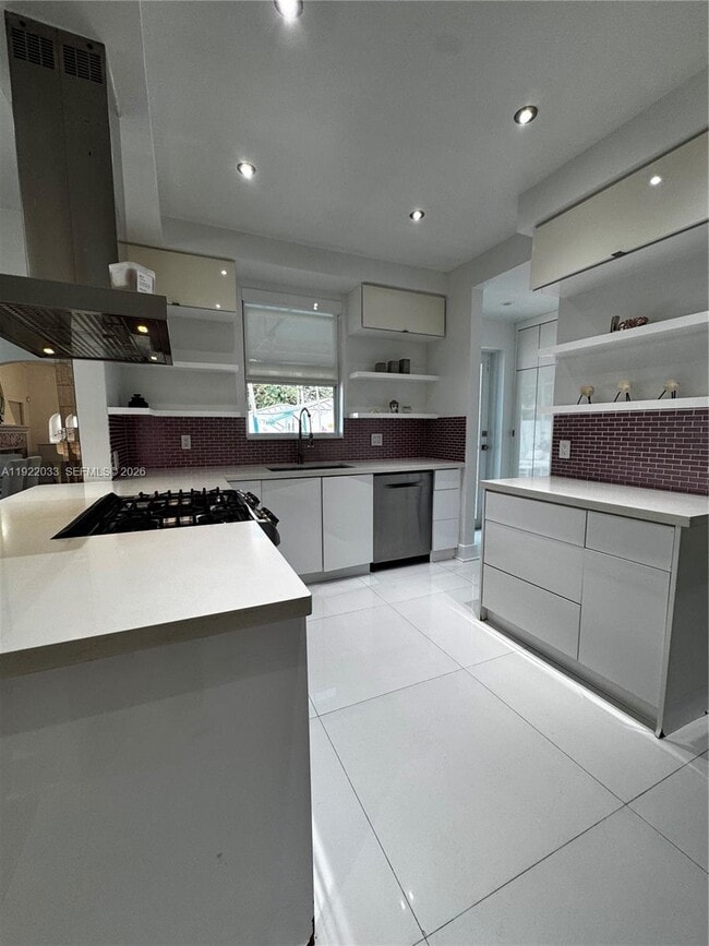 Building Photo - 3470 Sheridan Ave