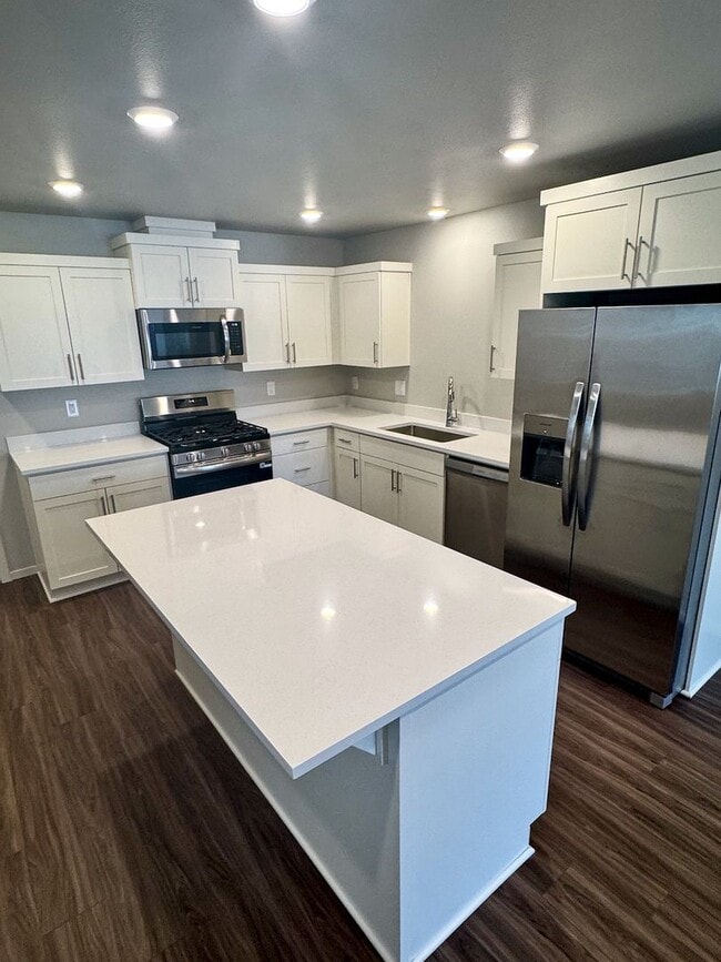 Building Photo - 2388 Sawtelle Dr