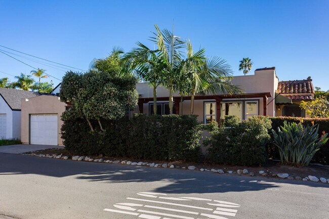 Building Photo - Charming Spanish in Kensington