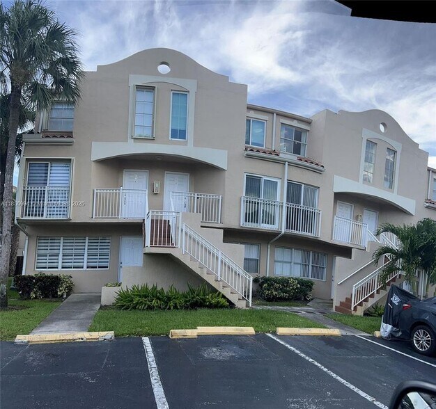 Primary Photo - 8660 NW 5th Terrace