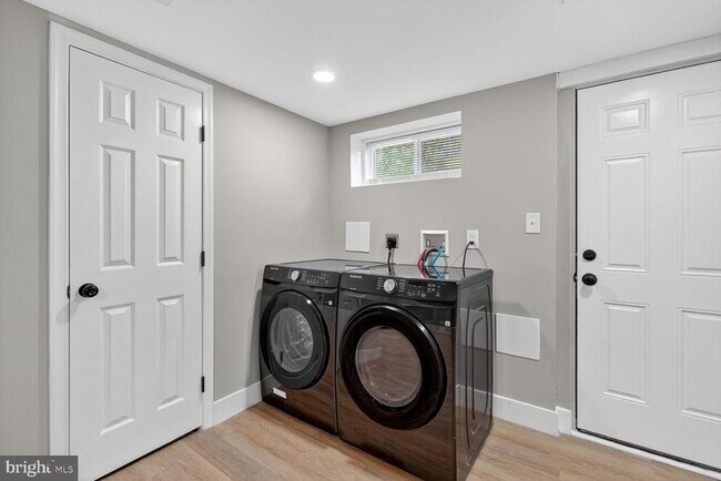 Building Photo - 1109 Congress St SE