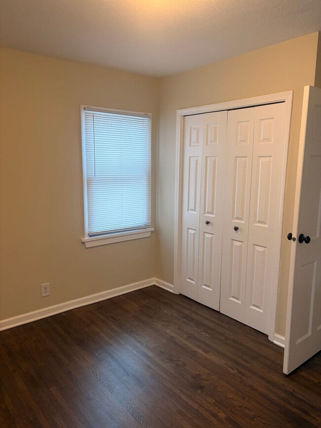 Building Photo - Crystal Home For Rent