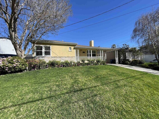 Building Photo - 4432 Bakman Ave