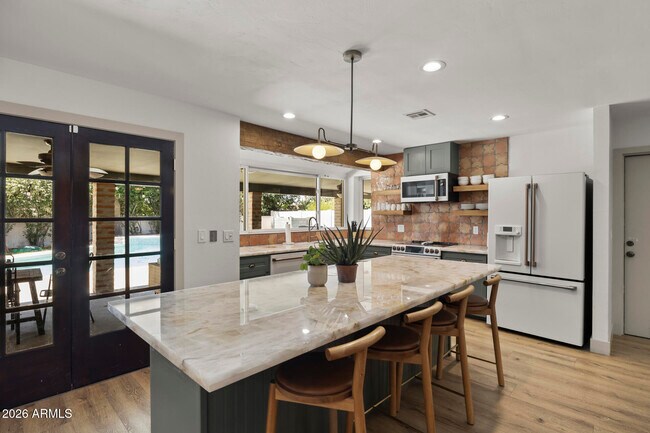 Building Photo - 5449 E Larkspur Dr
