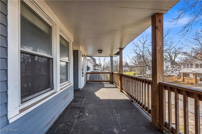 Building Photo - 917 Helmsdale Rd