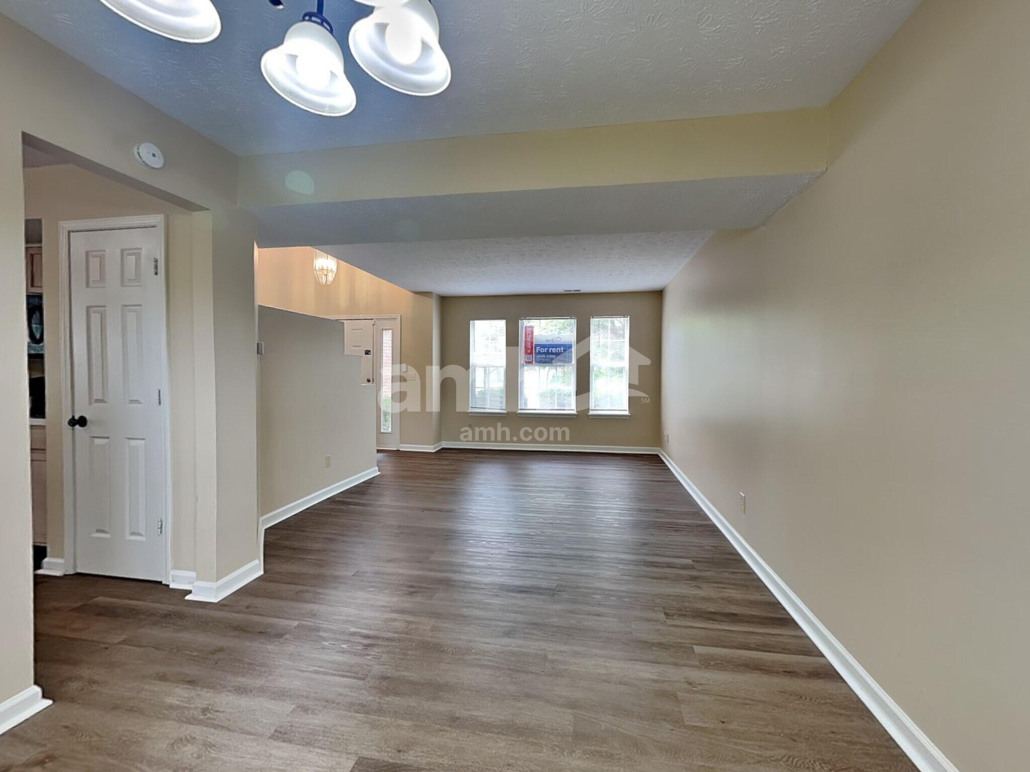 Building Photo - 4002 Cherry Blossom Blvd