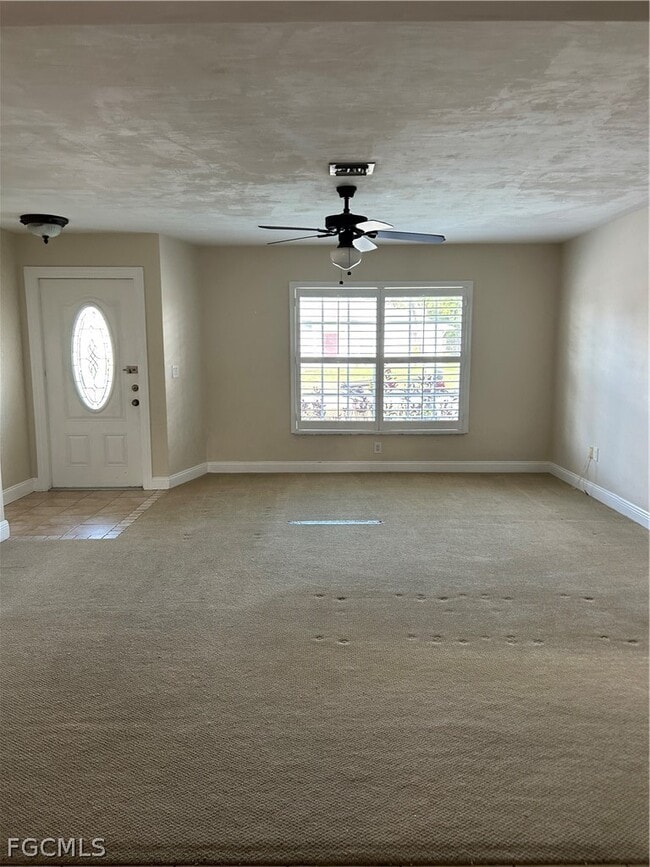 Building Photo - 2128 SE 4th St