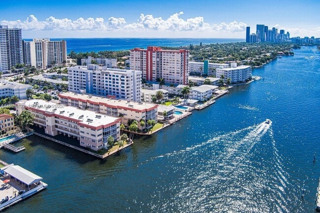 Building Photo - 2081 S Ocean Dr