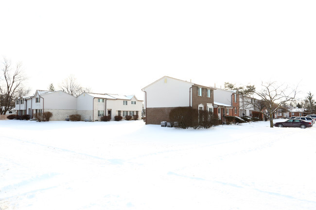 Building Photo - Huntley Townhome Villas