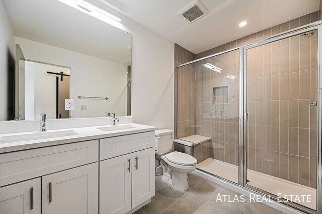 Building Photo - 2640 S Delaware-5