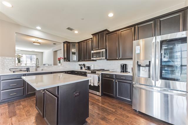 Building Photo - 7880 Oxer Dr