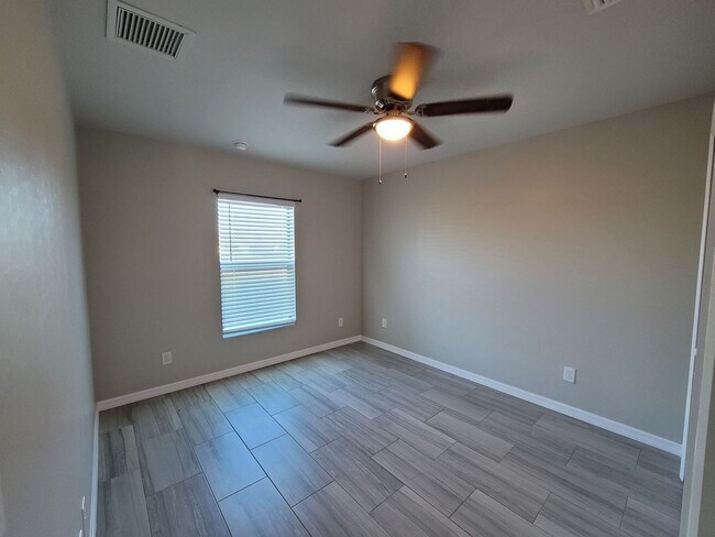 Building Photo - Duplex for rent