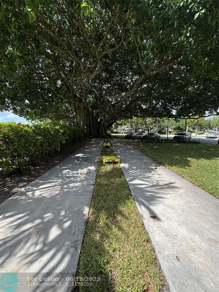 Building Photo - 3200 N Palm Aire Dr