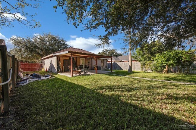 Building Photo - 17 Linda Vista St