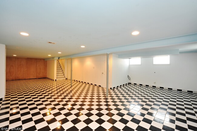 Building Photo - 1414 Pfingsten Rd