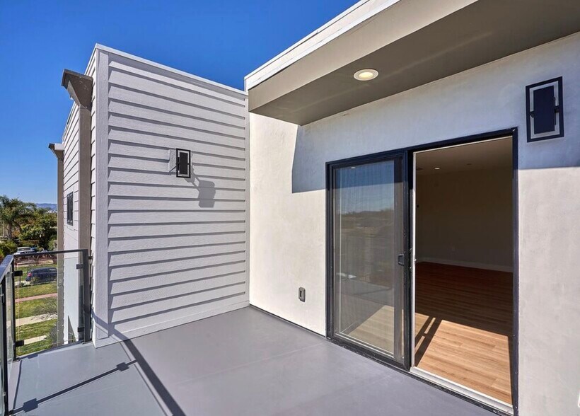 Building Photo - 4507 Lomita St