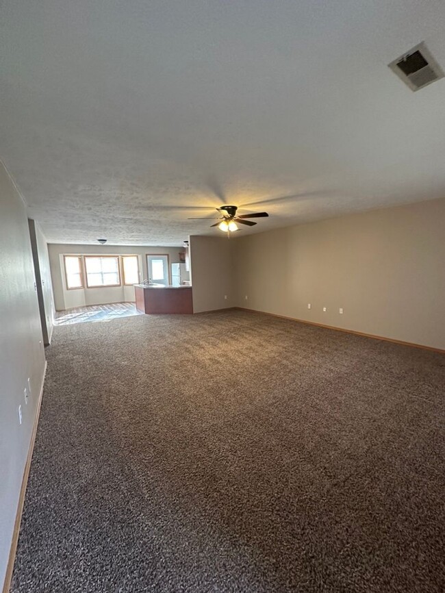 Building Photo - COMING SOON!!!! 3 Bedroom, 2 Bathroom Dupl...