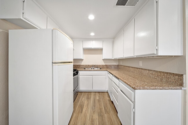 Building Photo - 1624 S 3rd St