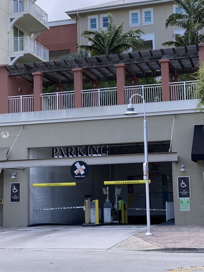 Building Photo - 7270 SW 88th St