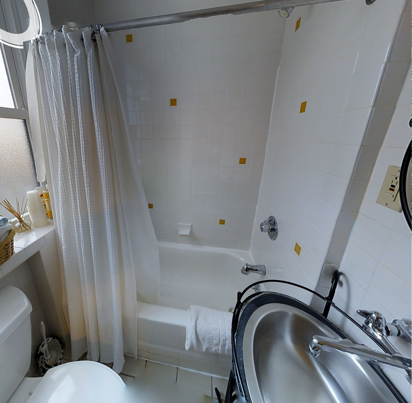 Building Photo - 1031 Tremont St