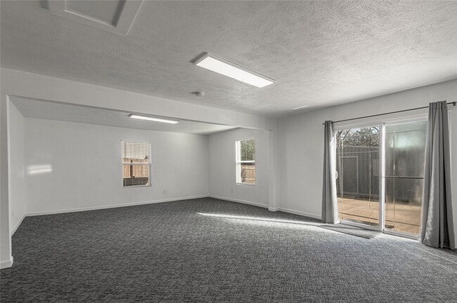 Building Photo - 1805 Ave Q