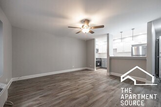 Building Photo - 744 W Gordon Terrace