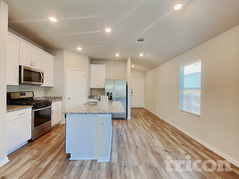 Building Photo - 3528 Stride Ln