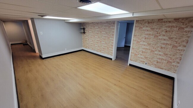 Building Photo - 4305 Briarwood Rd