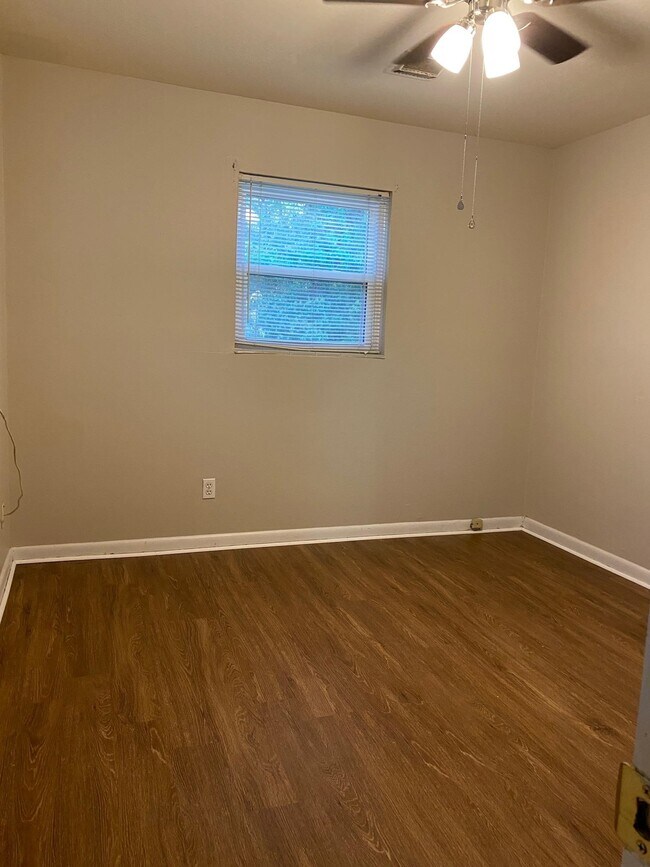 Building Photo - 1106 Sandringham Dr