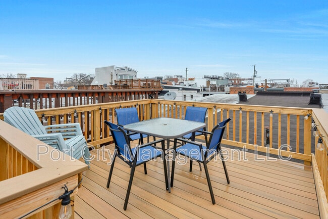 Building Photo - 702 S Bouldin St