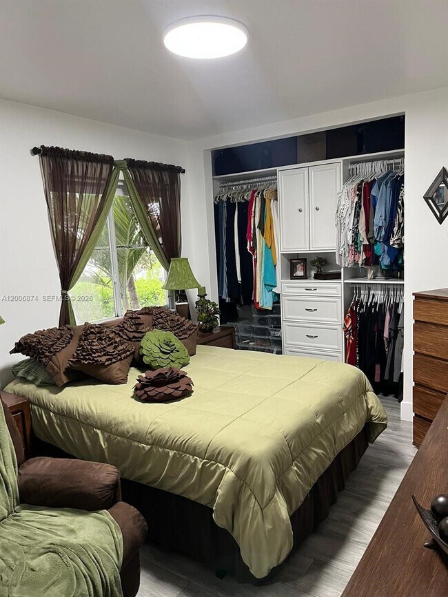 Building Photo - 1155 NW 123rd Ct