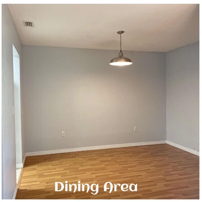 Building Photo - 501 SW 75th St