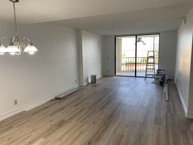 Building Photo - 890 N Federal Hwy