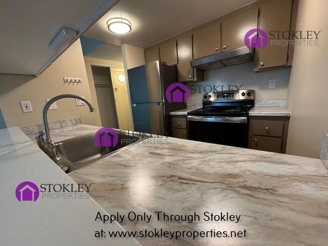 Building Photo - 1410 Kenwal Rd