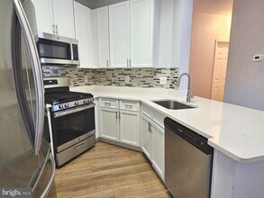 Building Photo - 6005 Rosebud Ln