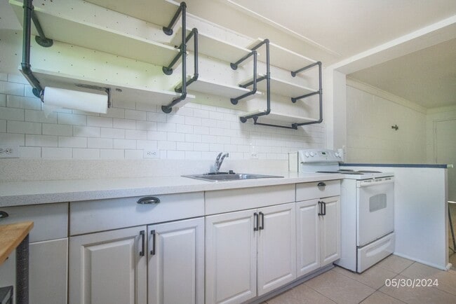 Building Photo - 2bd / 1ba / 1 assigned parking Condo in Co...
