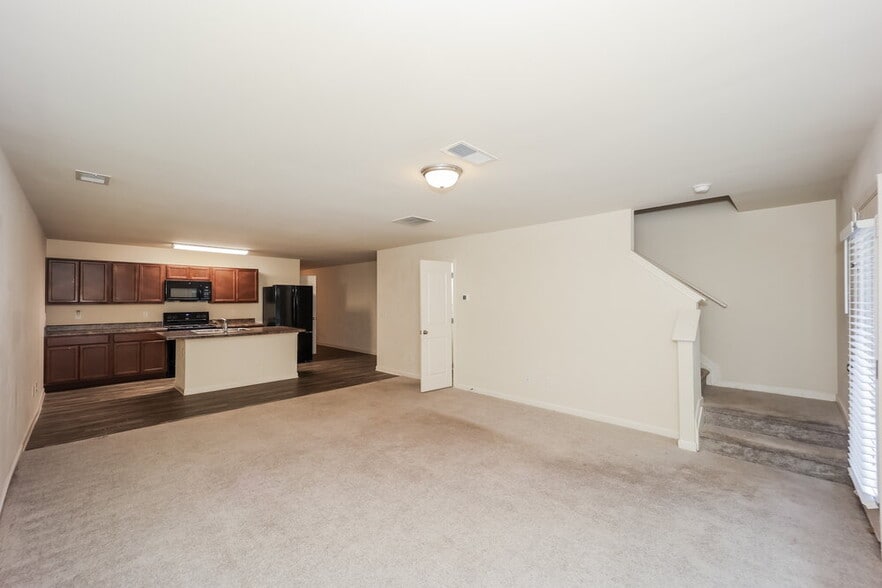 Building Photo - 218 Alton Cir