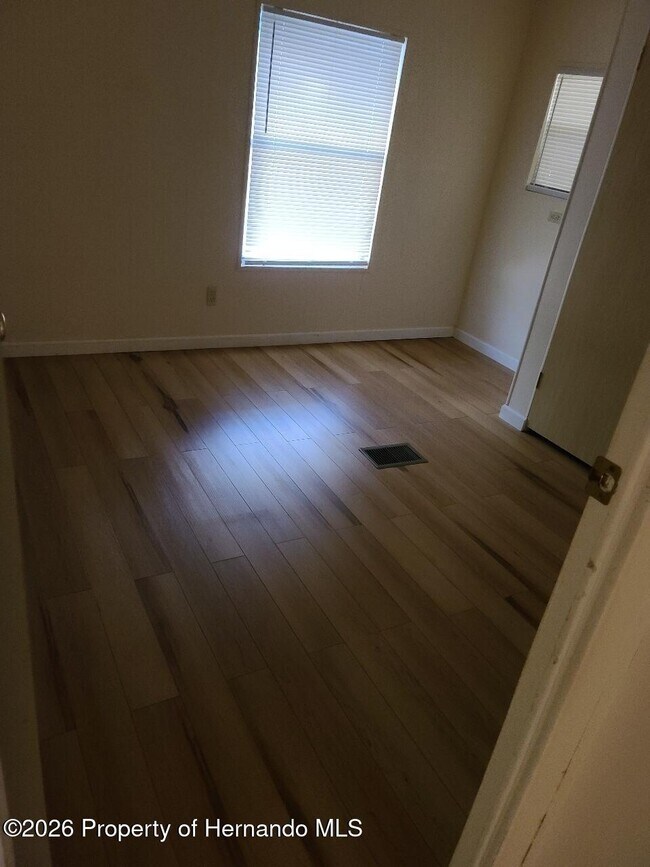 Building Photo - 15466 Brookridge Blvd