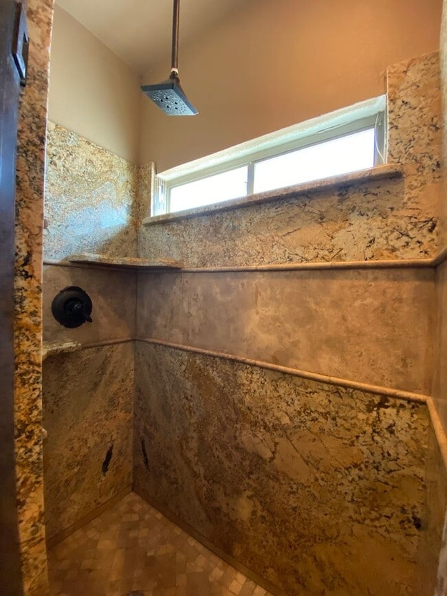 Building Photo - HOME FOR RENT IN CLINT