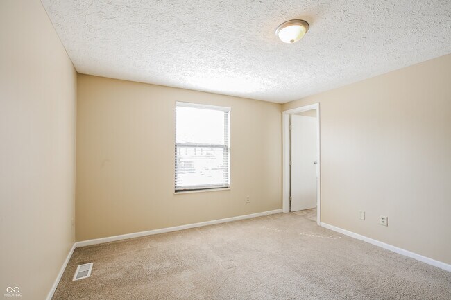 Building Photo - 1663 Rogers Cir