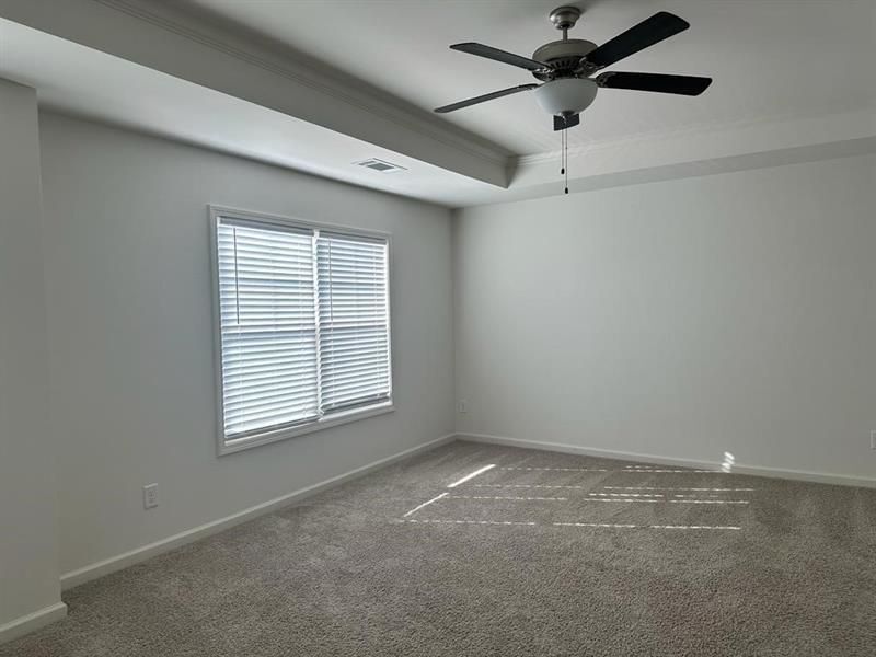 Building Photo - 5635 Parkview Ln