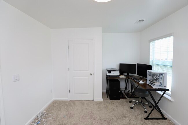 Building Photo - 2037 Elmridge Rd